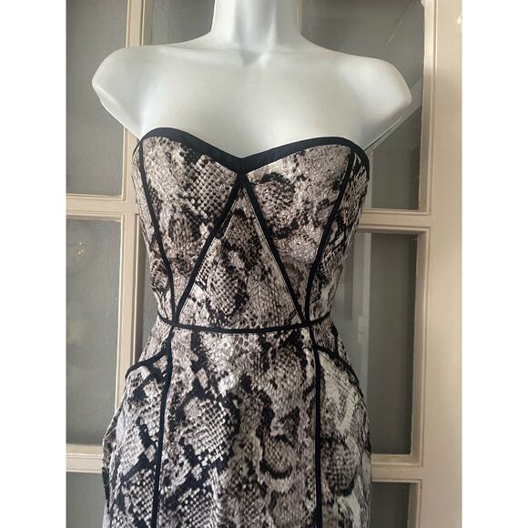 BCBG Maxazria Strapless Dress - Picture 8 of 11